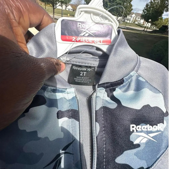Reebok NWT Boys 2‎ Piece Grey Full Zip Track Jacket & Jogger Pants Set Size 2T - Picture 8 of 13
